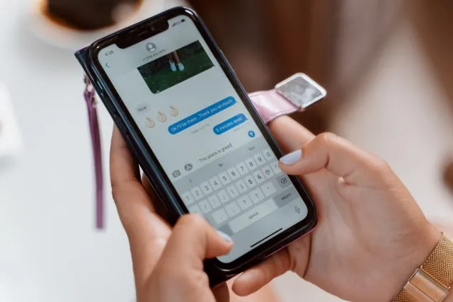Jak włączyć dymki czatu w Messengerze na iPhone?